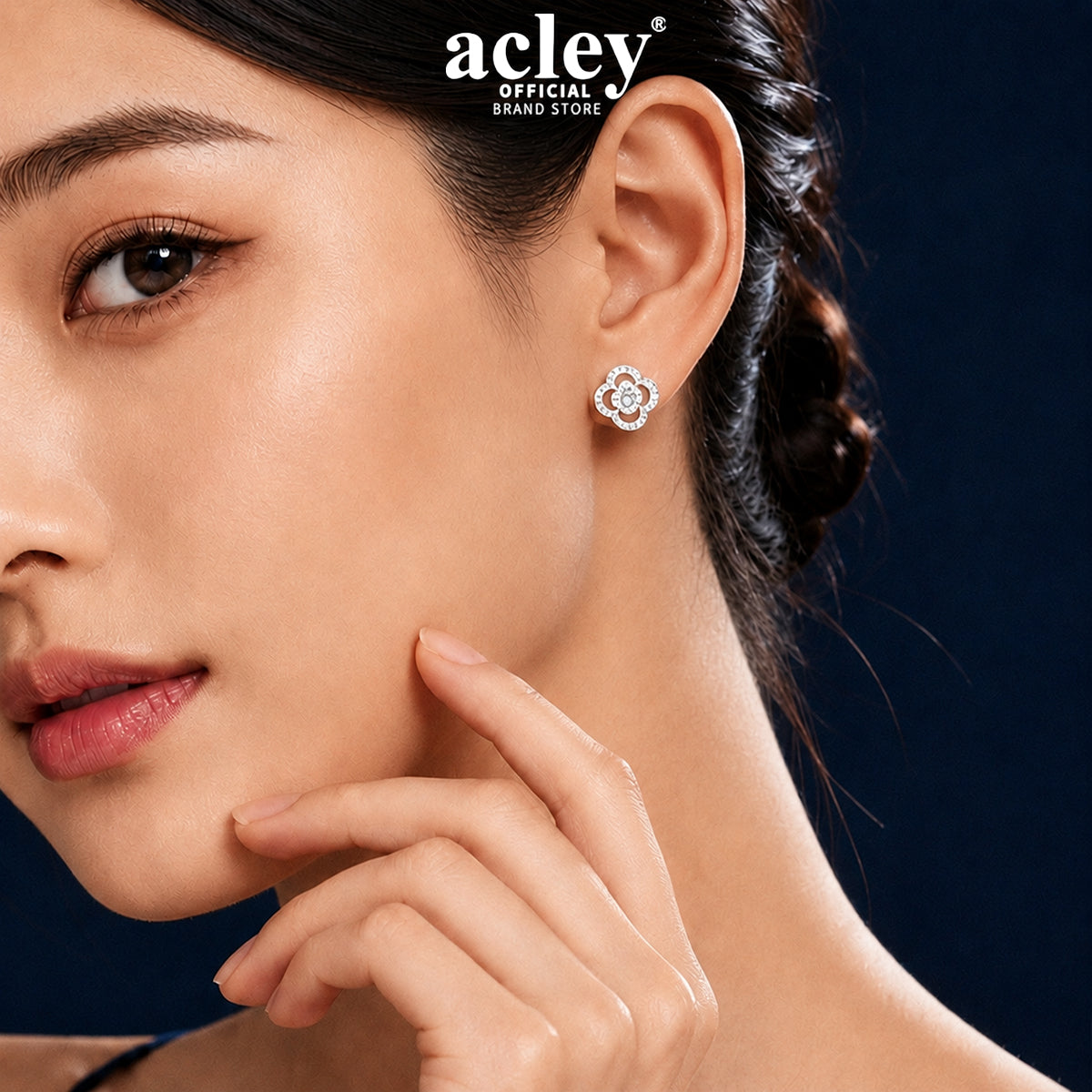 Bông tai bạc S925 cỏ bốn lá đính đá moissanite