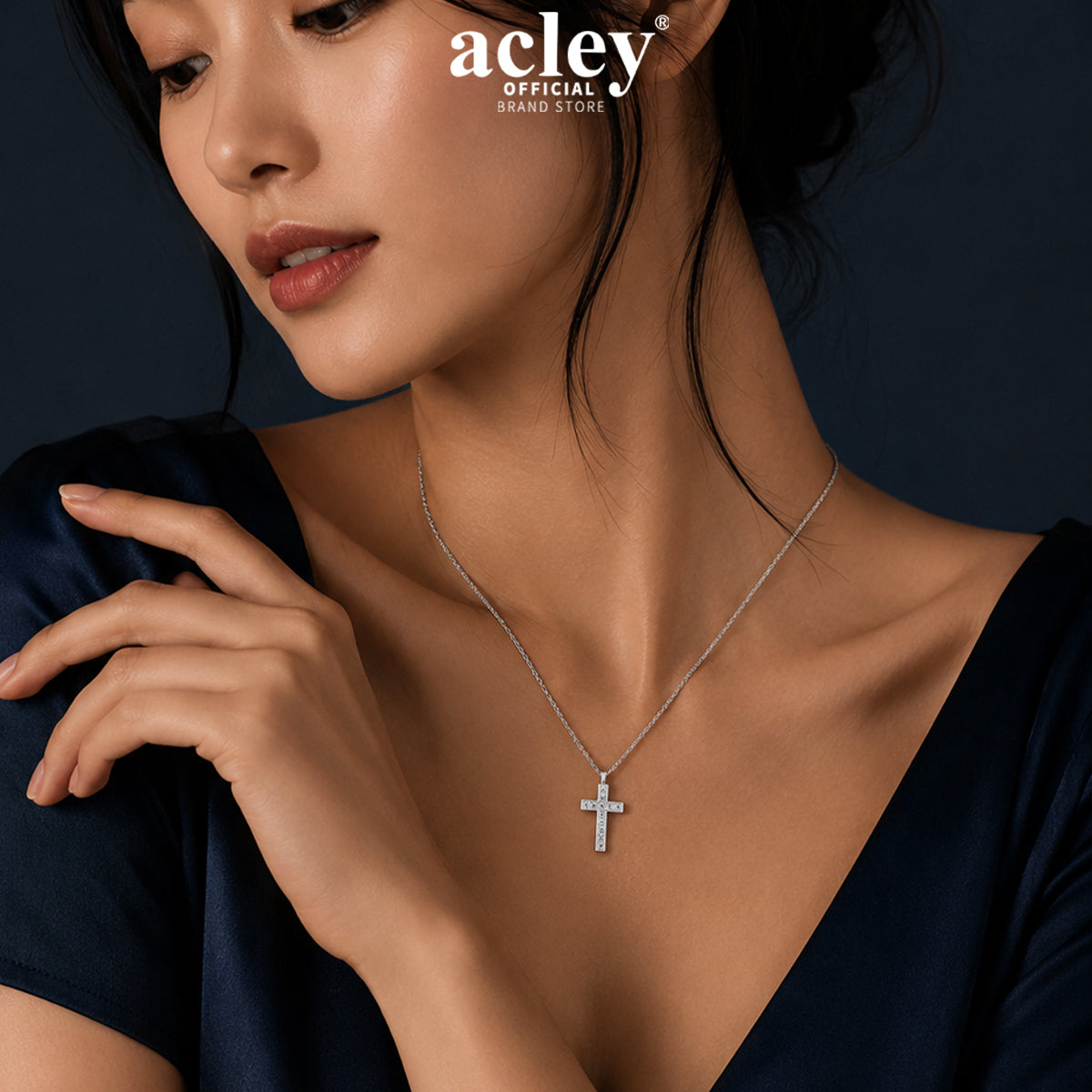 Dây chuyền bạc S925 mặt thánh giá đính đá moissanite