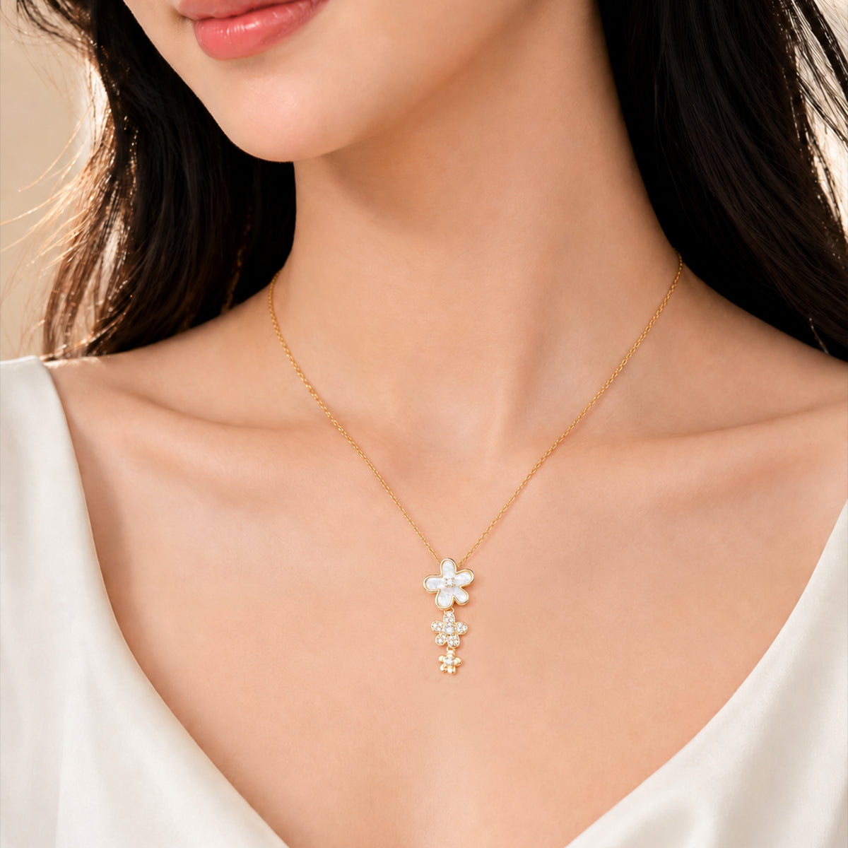 Dây chuyền bạc S925 mặt hoa xà cừ trắng đính đá zircon 5A