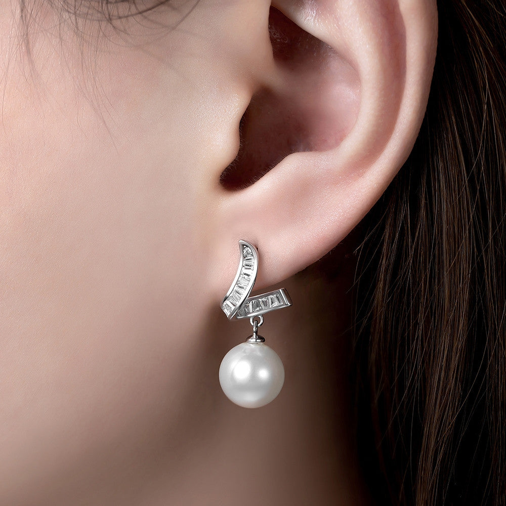 Bông tai bạc S925 ngọc trai đính đá zircon 5A dáng lá cong