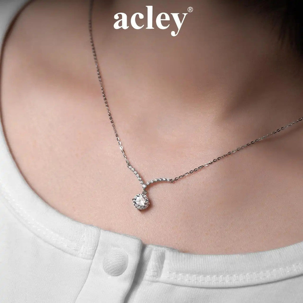 Dây chuyền bạc S925 dáng chữ V đính đá Moissanite